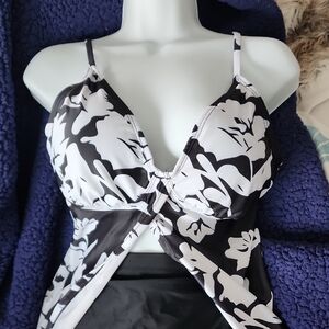 Black and White Floral Women's Swimsuit